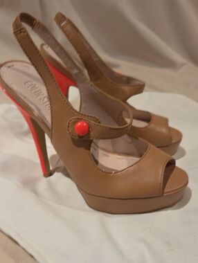 Colin Stuart Tan Peep-Toe Slingback Heels with Red Accents